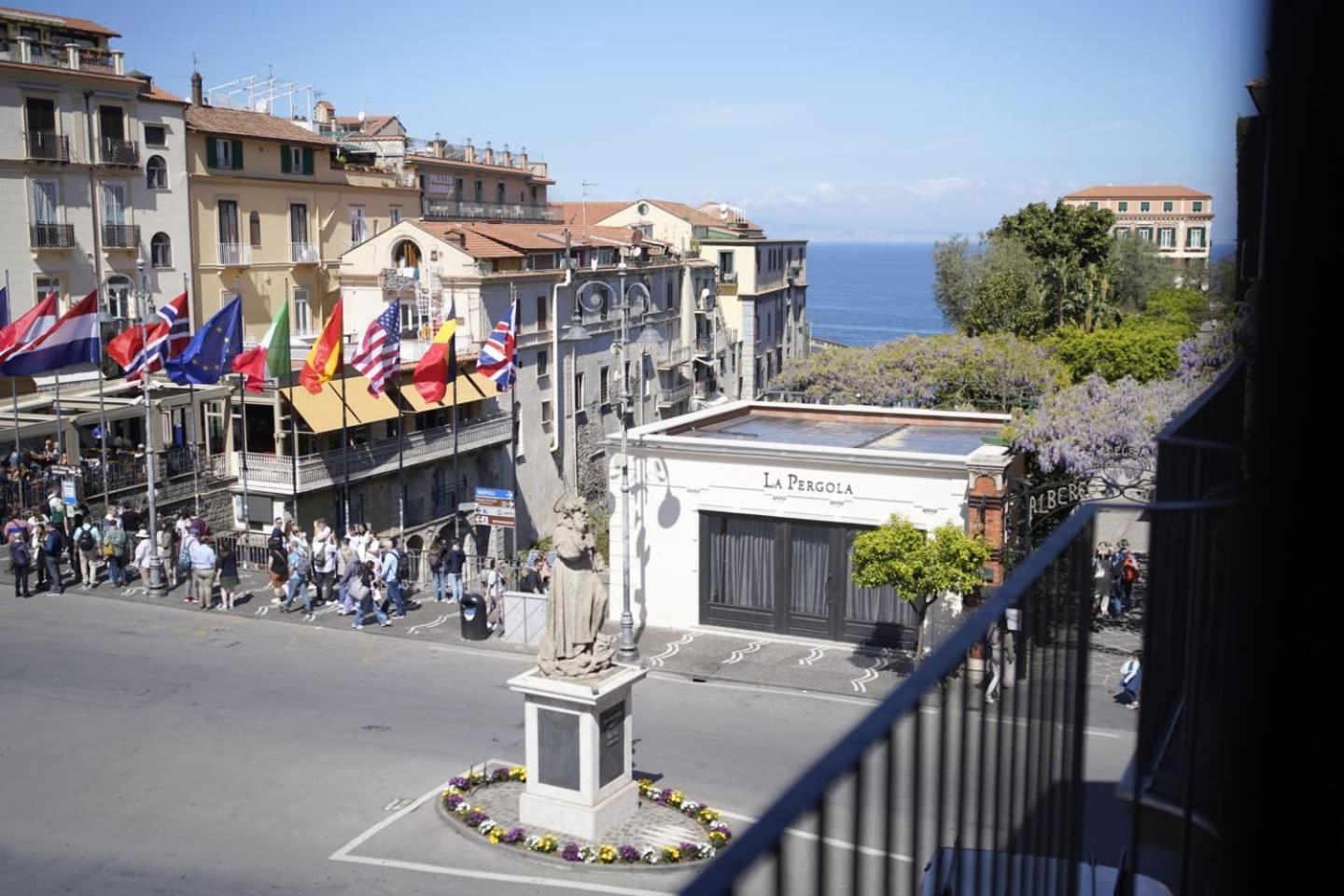 לינה וארוחת בוקר Ambasciata Sorrento Relais מראה חיצוני תמונה