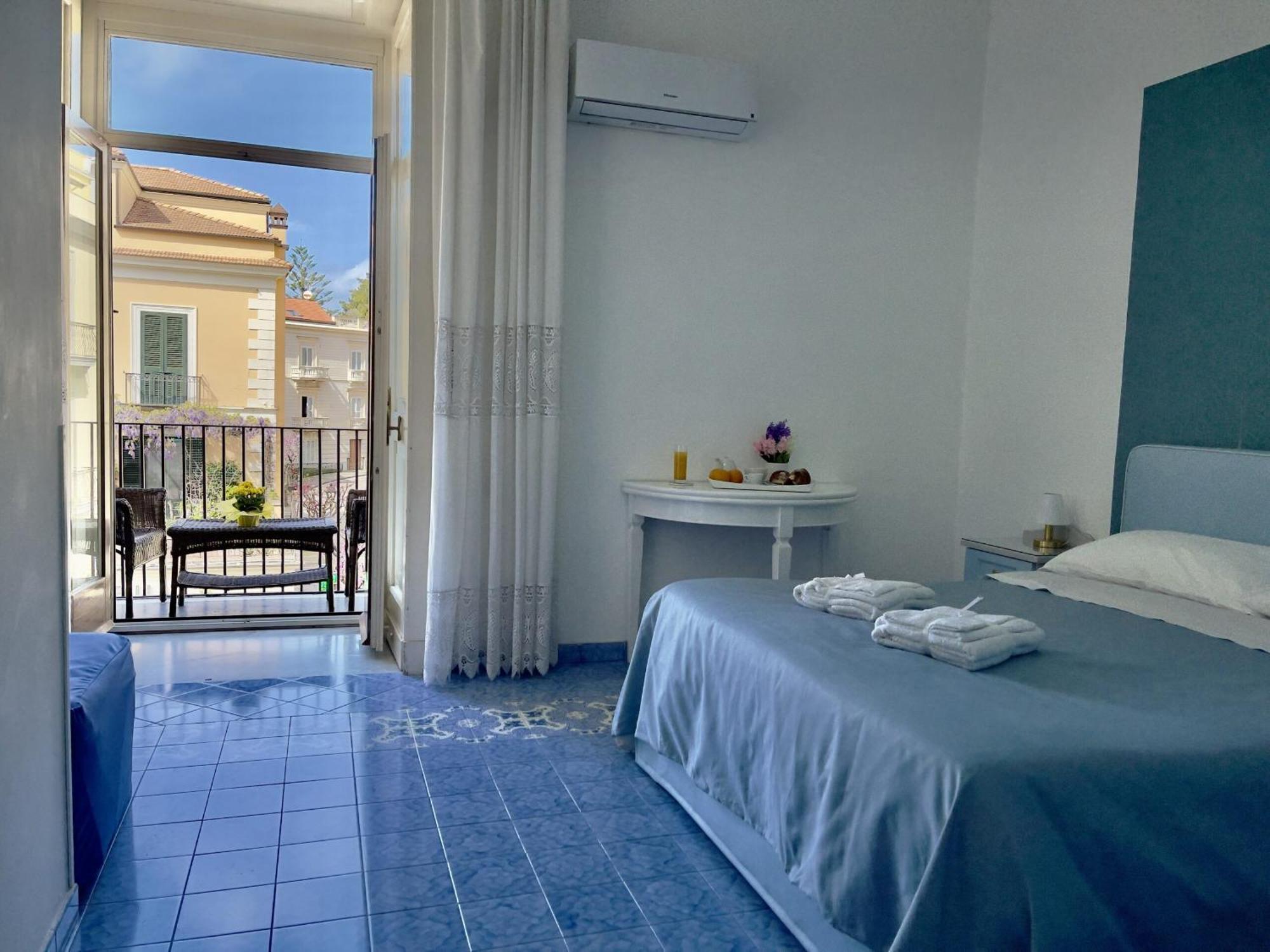 לינה וארוחת בוקר Ambasciata Sorrento Relais מראה חיצוני תמונה