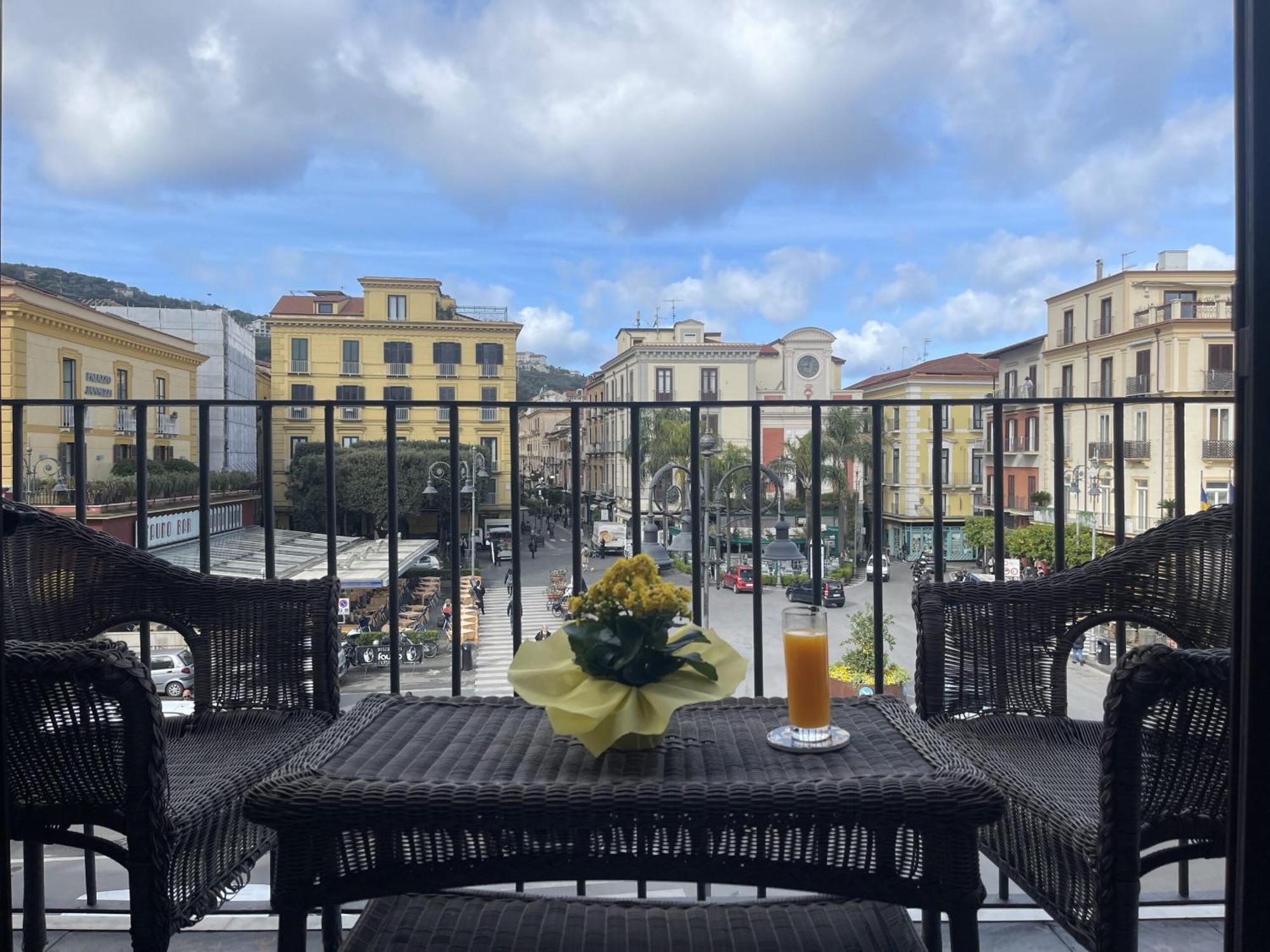 לינה וארוחת בוקר Ambasciata Sorrento Relais מראה חיצוני תמונה