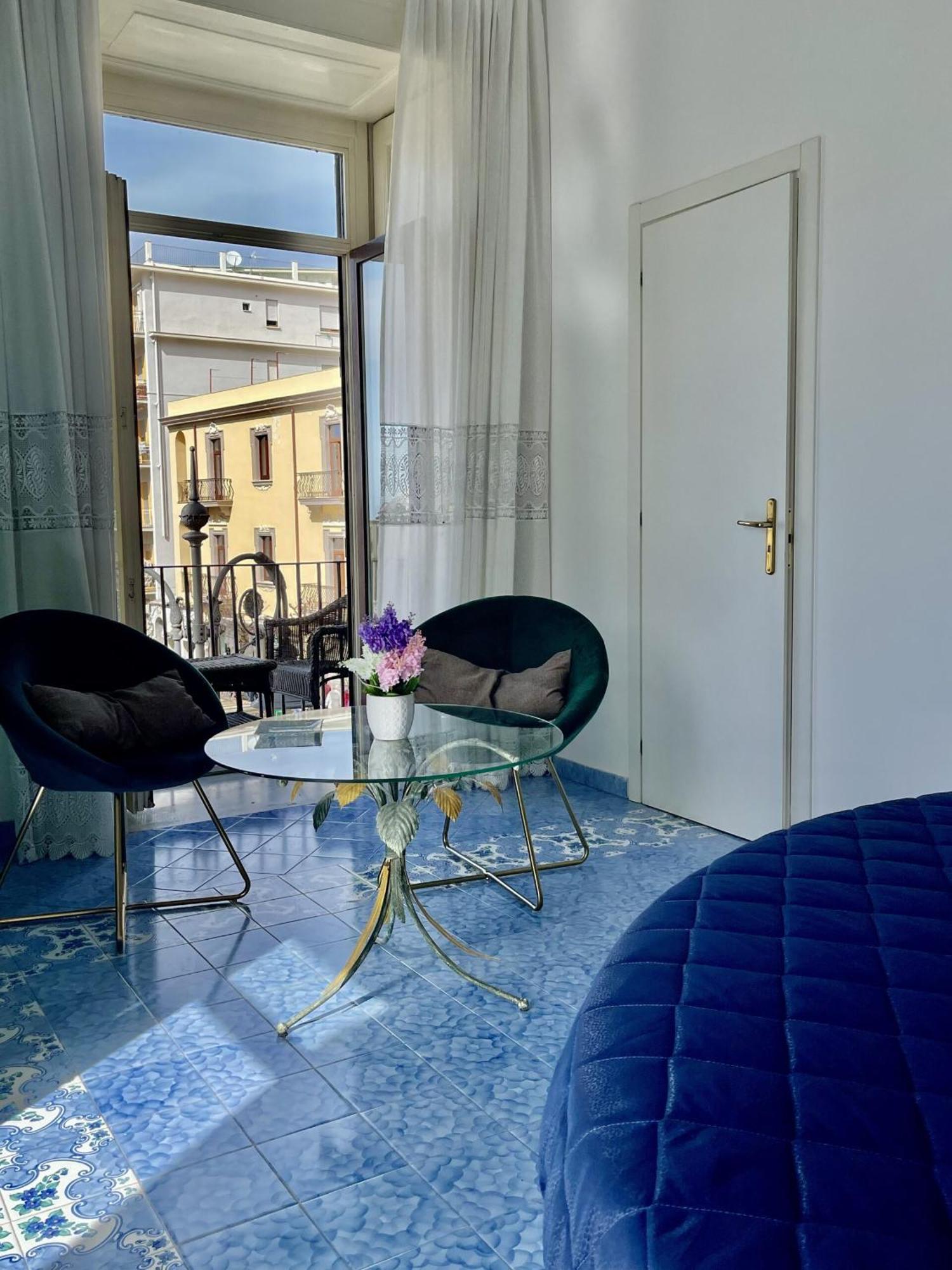 לינה וארוחת בוקר Ambasciata Sorrento Relais מראה חיצוני תמונה