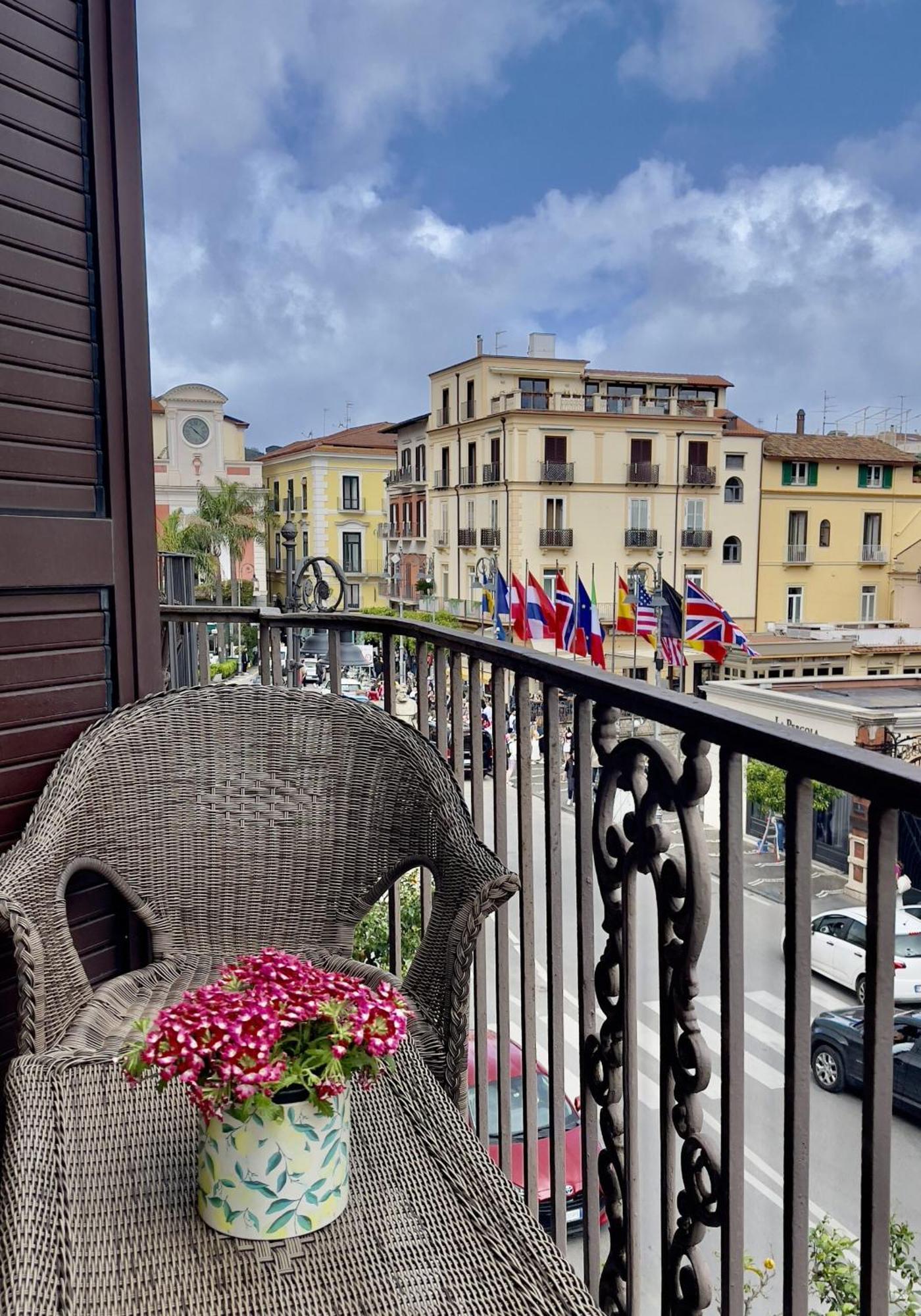 לינה וארוחת בוקר Ambasciata Sorrento Relais מראה חיצוני תמונה