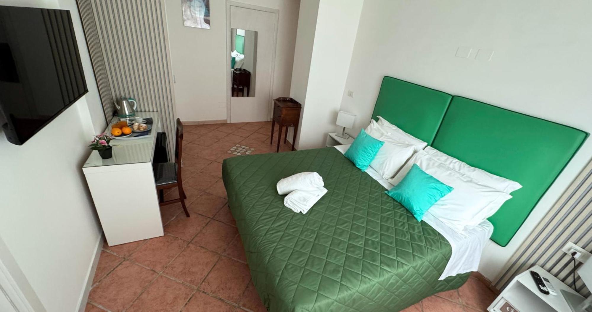 לינה וארוחת בוקר Ambasciata Sorrento Relais מראה חיצוני תמונה